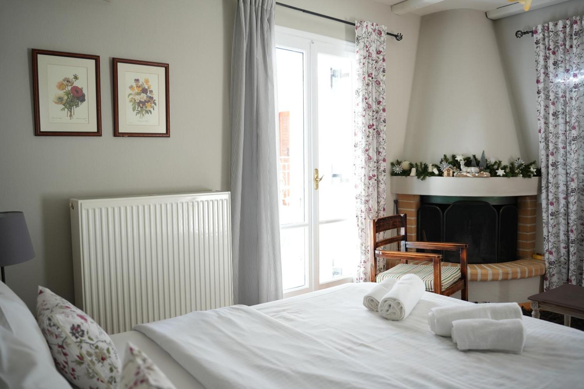 Guesthouse Doma Est 1991 아라초바 외부 사진