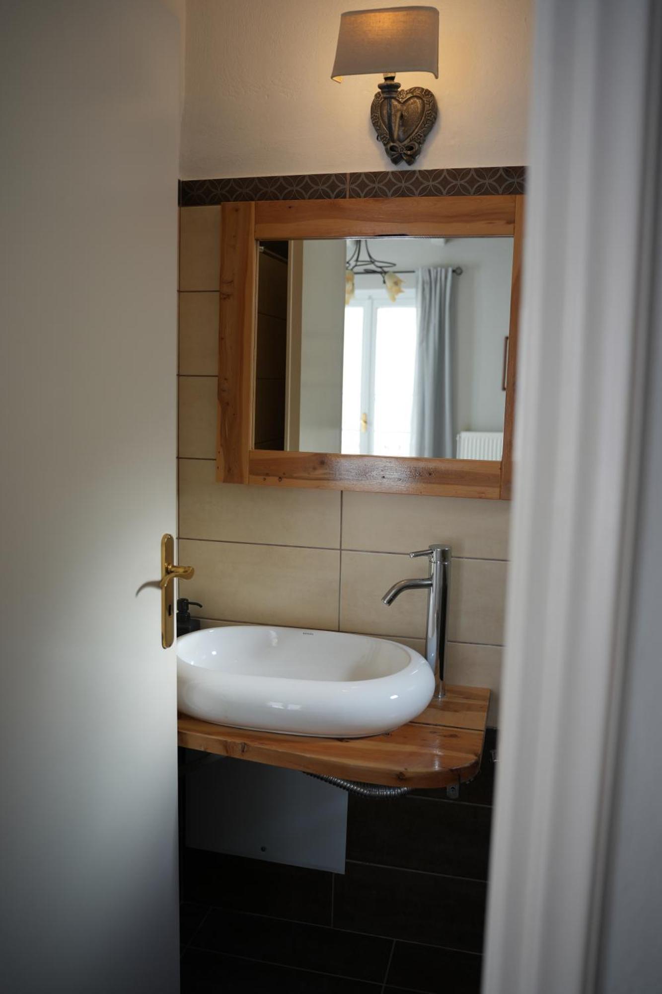 Guesthouse Doma Est 1991 아라초바 외부 사진