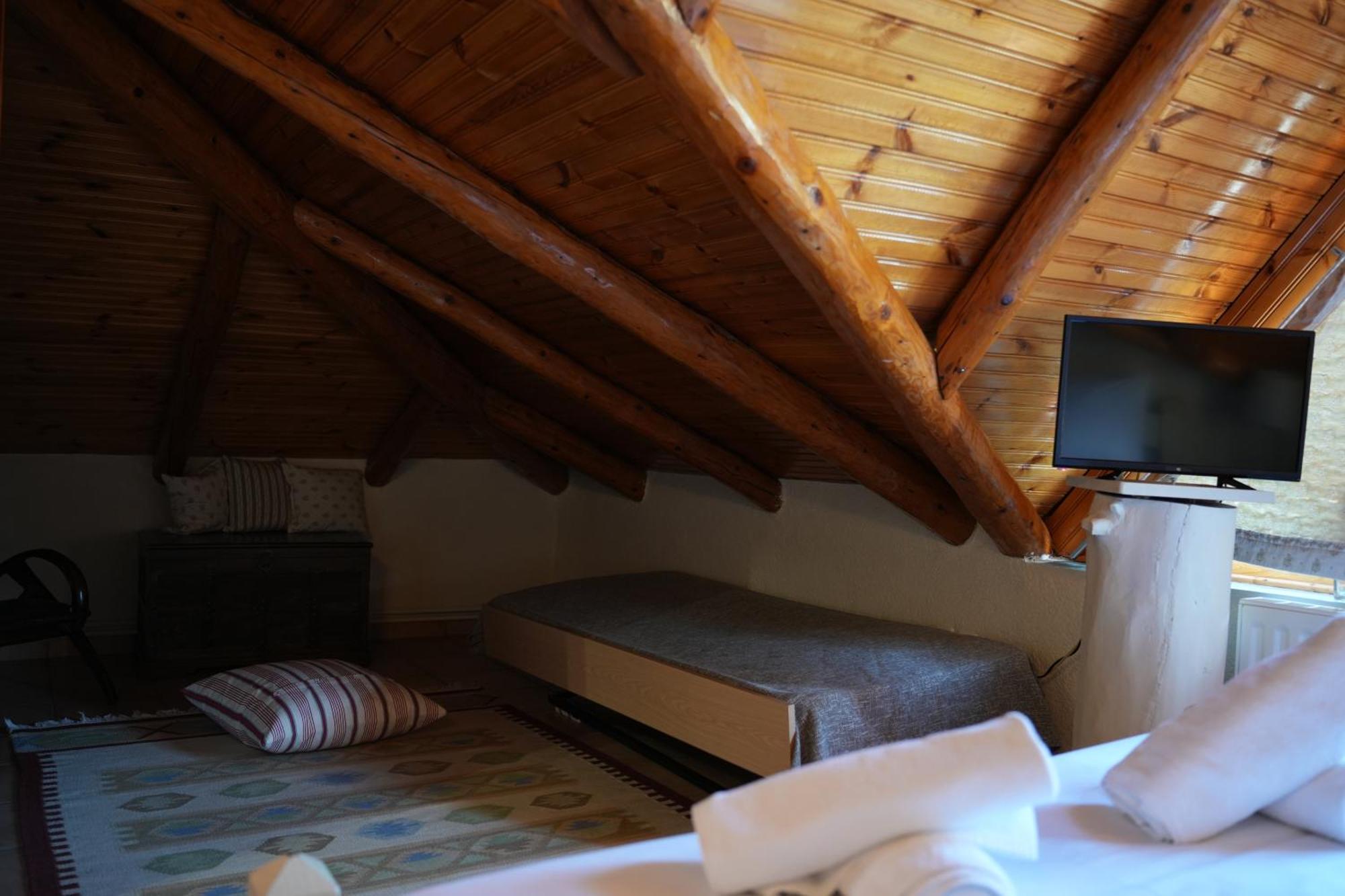 Guesthouse Doma Est 1991 아라초바 외부 사진