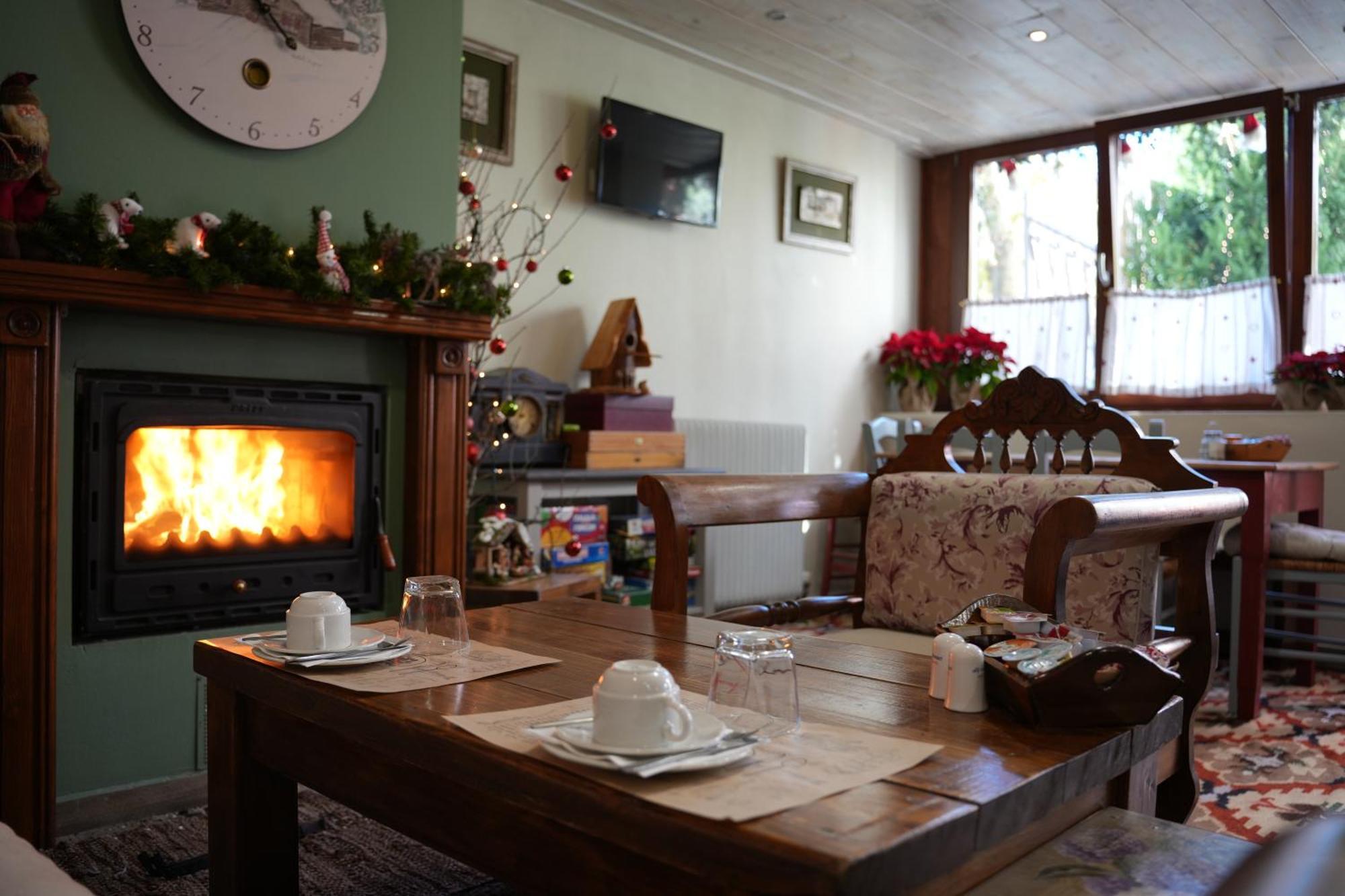 Guesthouse Doma Est 1991 아라초바 외부 사진